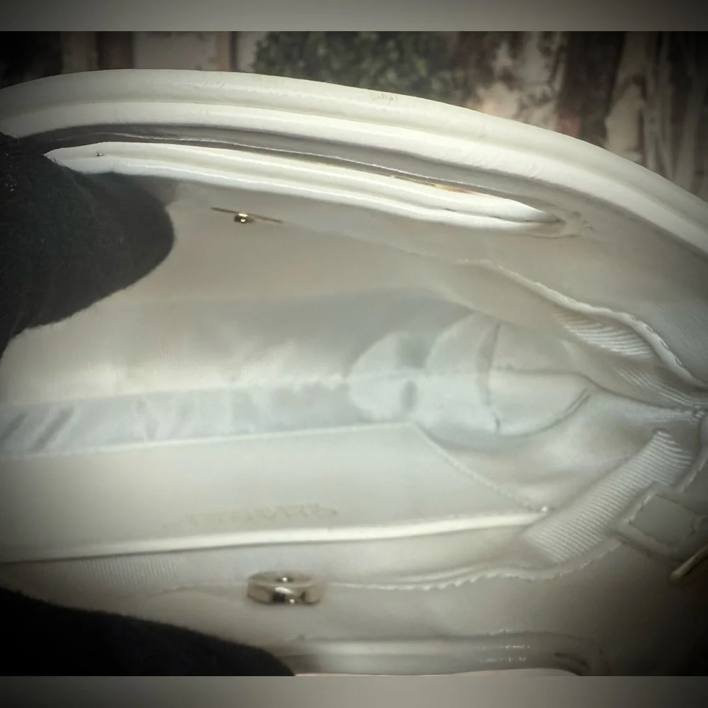 NIB CHANEL Makeup Beauty Bag - Picture 6 of 11